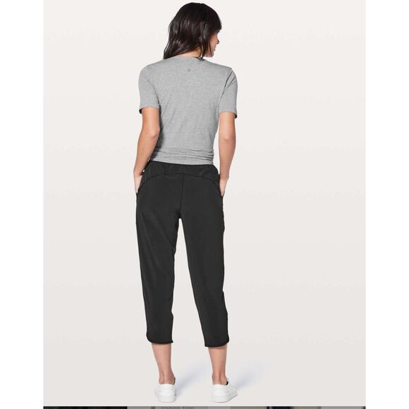 Lululemon Final Play Crop *23" Joggers in Black - Picture 2 of 7